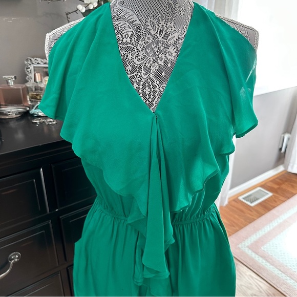 Anthropologie Greylin 100% Silk Emerald Green Ruffle Sleeveless Mini Dress M - Picture 3 of 16